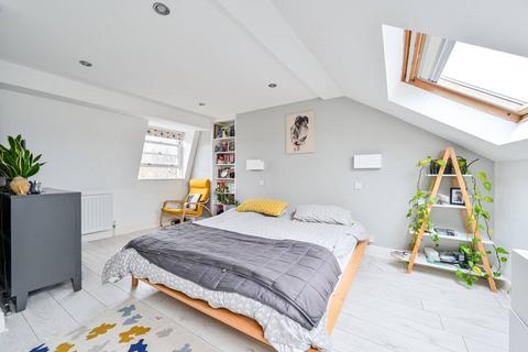 84b Albacore Crescent, London, SE13 7HP