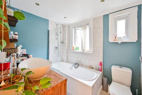 84b Albacore Crescent, London, SE13 7HP