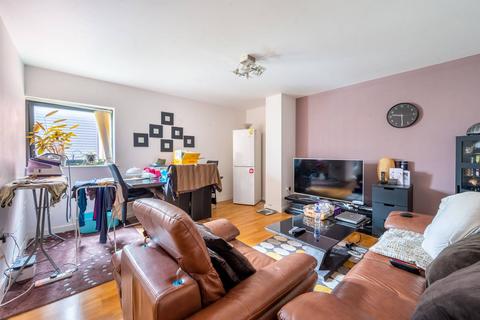 1 bedroom flat for sale, London Road, Norbury, London, SW16