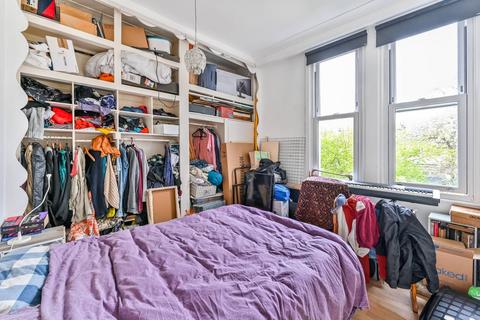 1 bedroom flat for sale, West Bank, Stamford Hill, London, N16