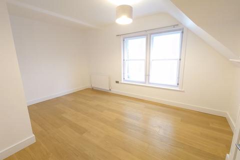 2 bedroom apartment to rent, Walton on the Hill, Tadworth