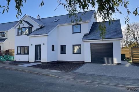 4 bedroom detached house for sale, Gwalchmai, Isle of Anglesey