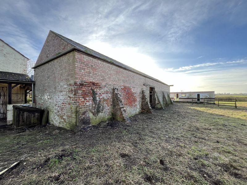 'Long' Barn