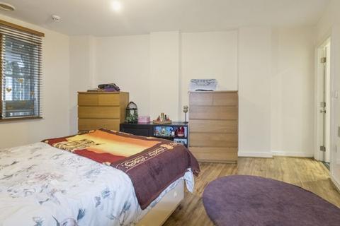 2 bedroom apartment for sale, Luminosity Court, Drayton Green Road, London, W13