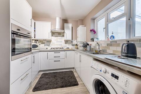 63 Linton Avenue, Borehamwood, WD6 4RB