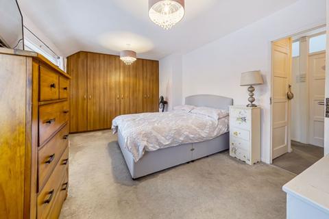 63 Linton Avenue, Borehamwood, WD6 4RB