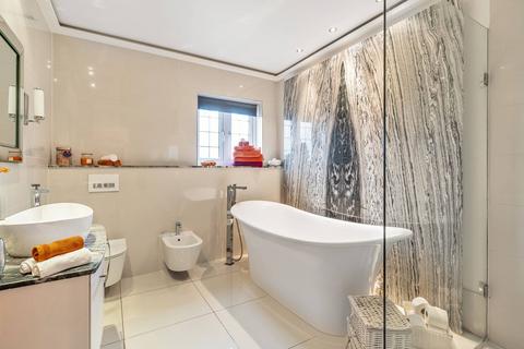 5 bedroom detached house for sale, Hillcote Avenue, Norbury, London, SW16