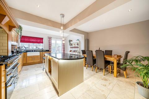 5 bedroom detached house for sale - Hillcote Avenue, Norbury, London, SW16