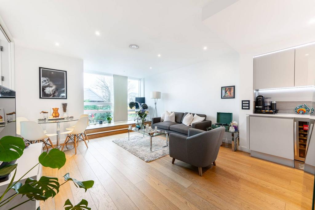 Holland Park Avenue, Holland Park... 1 bed flat for sale £750,000