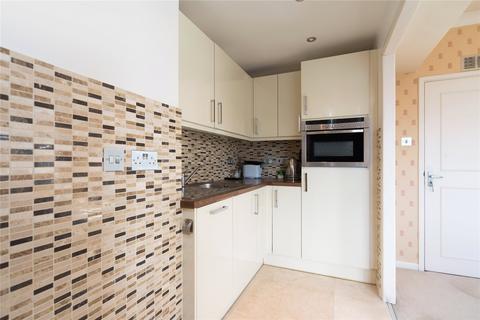 1 bedroom apartment to rent, University Street, WC1E