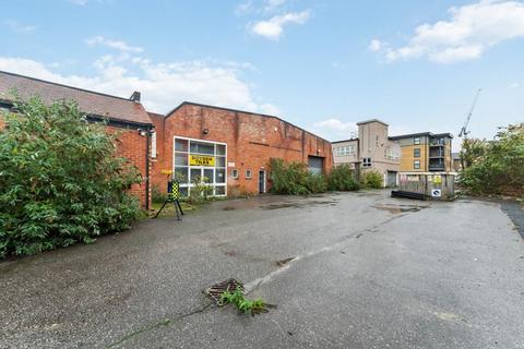 Industrial unit to rent - Mayday Road, Croydon CR7