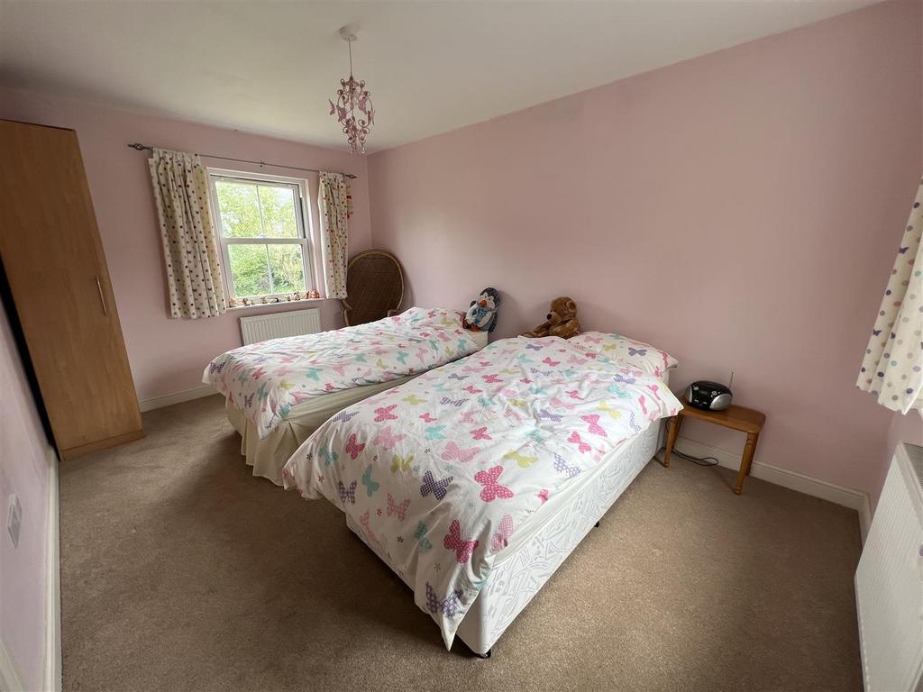 Bedroom pink.JPG