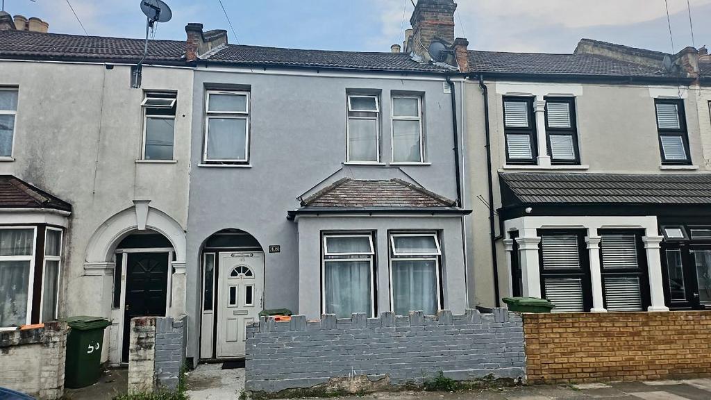 Whyteville Road, London 3 bed terraced house for sale £475,000