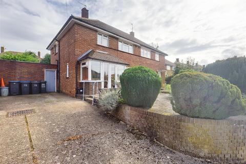 29 Redstart Close, New Addington, Croydon, CR0 0EW