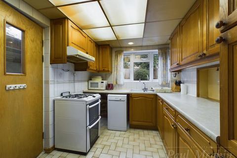 29 Redstart Close, New Addington, Croydon, CR0 0EW