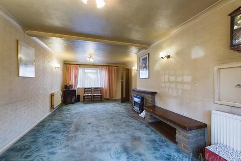 29 Redstart Close, New Addington, Croydon, CR0 0EW