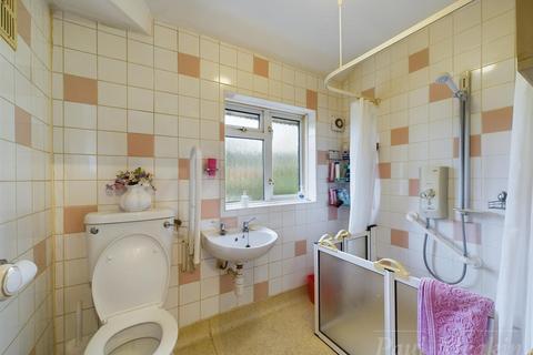 29 Redstart Close, New Addington, Croydon, CR0 0EW