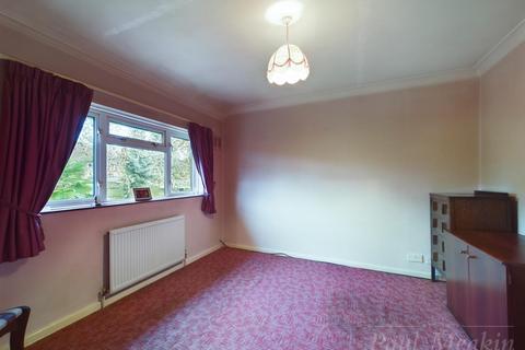 29 Redstart Close, New Addington, Croydon, CR0 0EW