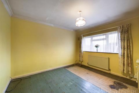 29 Redstart Close, New Addington, Croydon, CR0 0EW