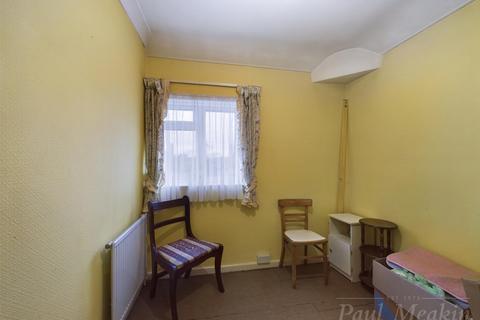 29 Redstart Close, New Addington, Croydon, CR0 0EW