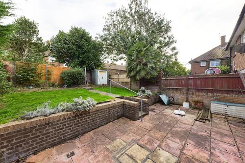 29 Redstart Close, New Addington, Croydon, CR0 0EW