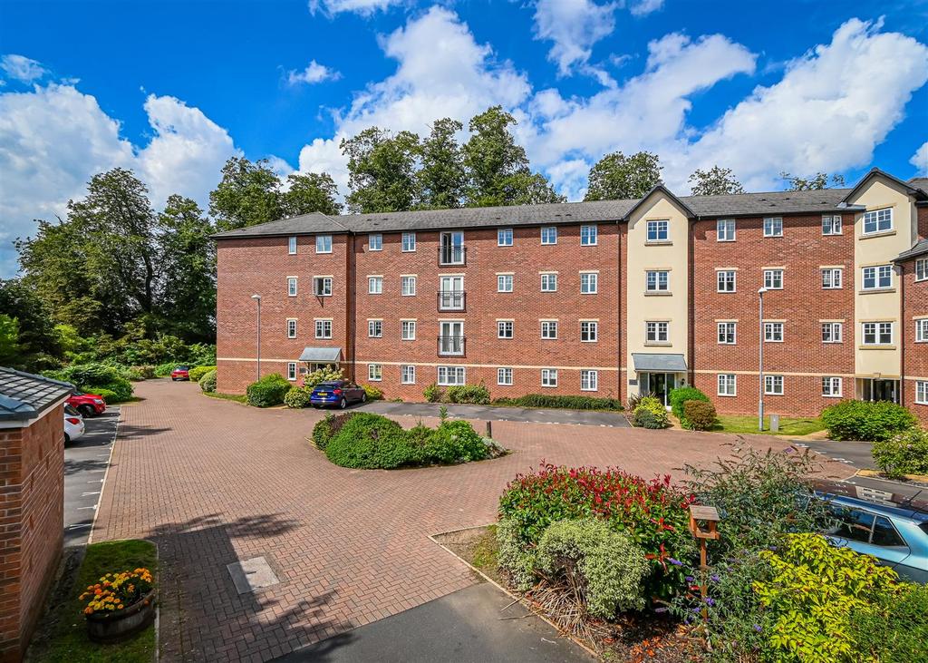 8 Greyfriars House, Stourbridge Road, Bridgnorth 2 bed house to rent