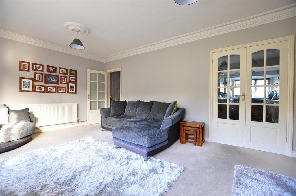Woodman Close, Halesowen 3 bed terraced house for sale £250,000