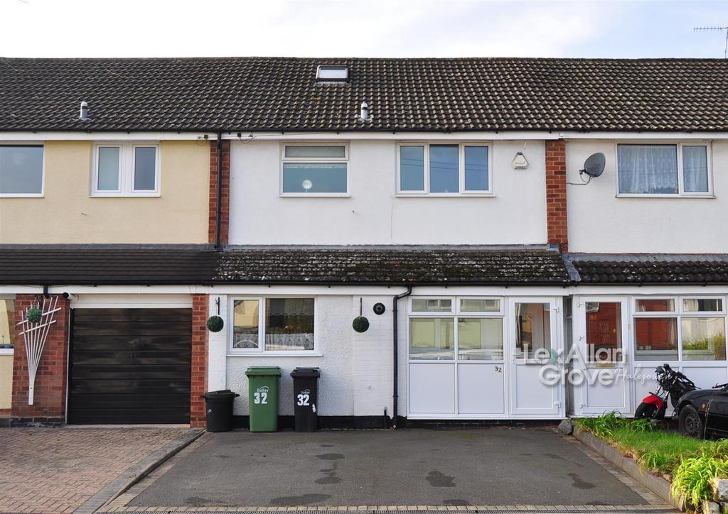 Woodman Close, Halesowen 3 bed terraced house for sale £250,000