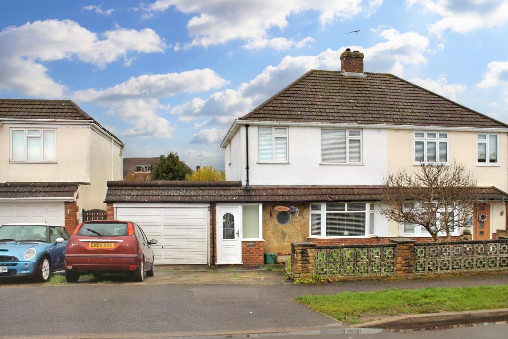 HILLEY FIELD LANE, FETCHAM, KT22 3 bed house for sale £550,000
