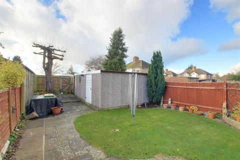 3 bedroom semi-detached house for sale - Moss Road, Watford