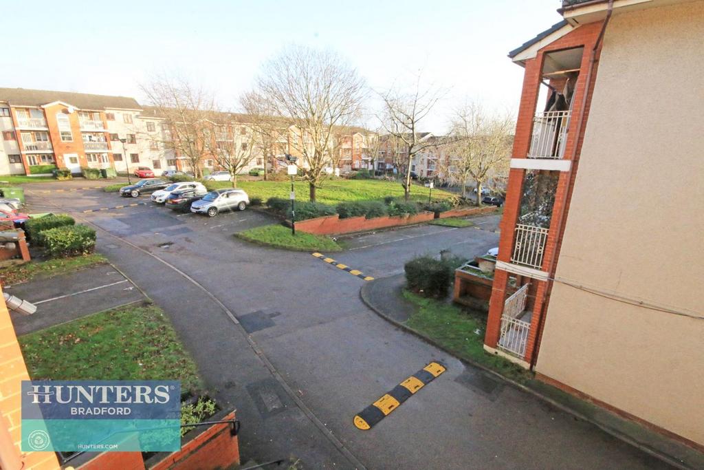 Regency Court Manningham, Bradford... 2 bed flat for sale £40,000