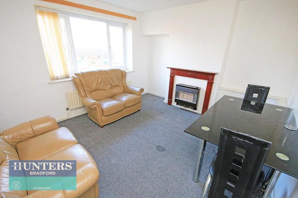 Regency Court Manningham, Bradford... 2 bed flat for sale £40,000