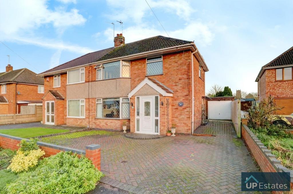 Hemsworth Drive, Bulkington 3 bed semidetached house for sale £235,000