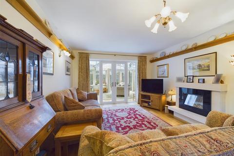 1 Alder Grove, Buxton, SK17 6TJ