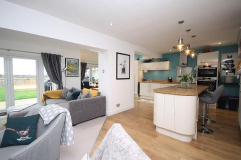 4 bedroom semi-detached house for sale - Ridgely Drive, Ponteland, Newcastle Upon Tyne, Northumberland