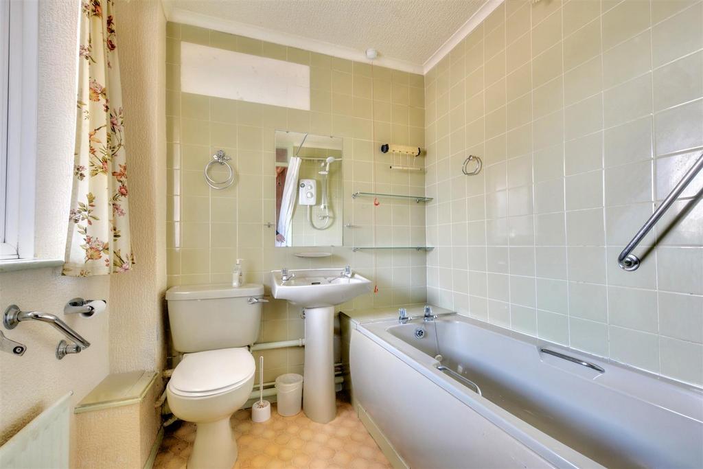 Bathroom 2.jpeg