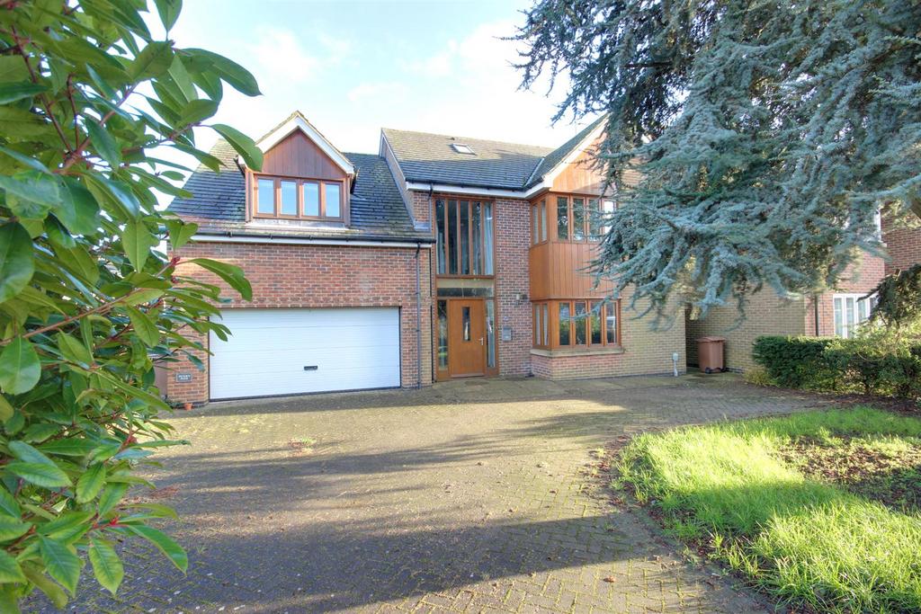 Woodhall Way, Beverley 6 bed detached house for sale £635,000