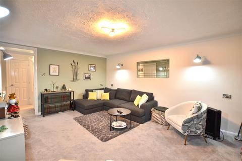 2 bedroom apartment for sale, Primrose Walk, Fleet GU51