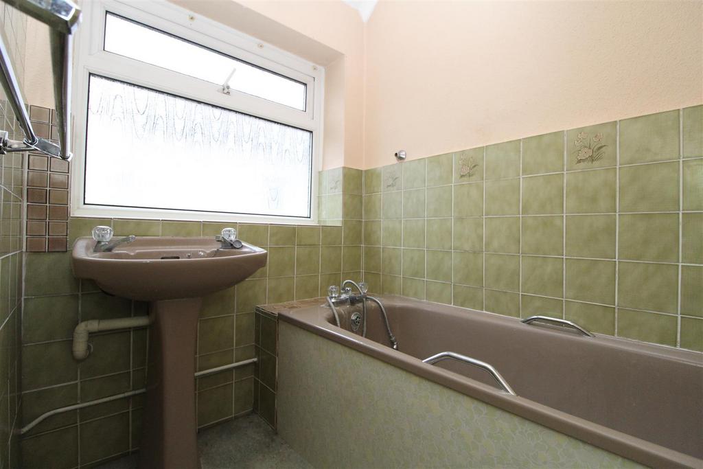 Masons Rise, Broadstairs 4 bed detached house for sale £500,000
