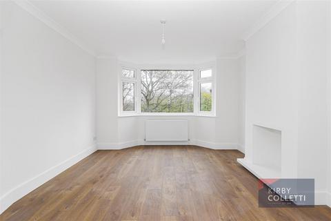 3 bedroom semi-detached house to rent, Grasvenor Avenue, Barnet