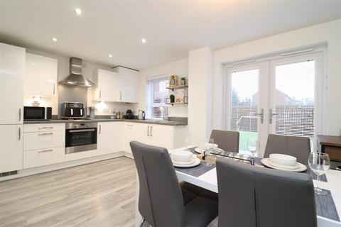 34 Airedale Drive, Brough, HU15 1US