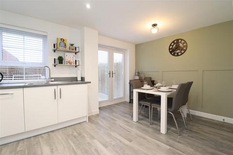 34 Airedale Drive, Brough, HU15 1US