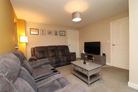 34 Airedale Drive, Brough, HU15 1US