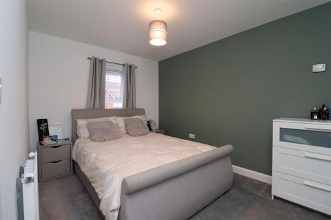 34 Airedale Drive, Brough, HU15 1US