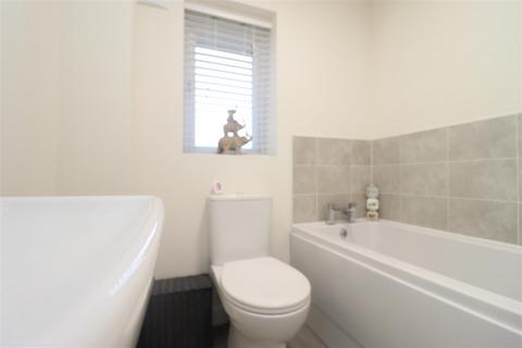 34 Airedale Drive, Brough, HU15 1US