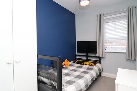 34 Airedale Drive, Brough, HU15 1US