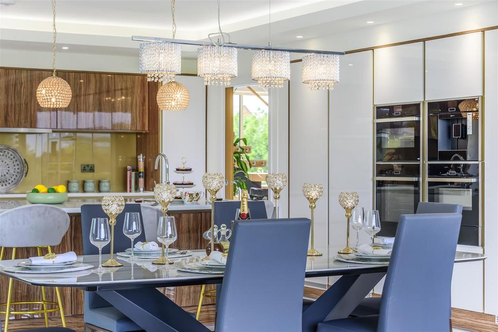 Kitchen / Dining / Family Room