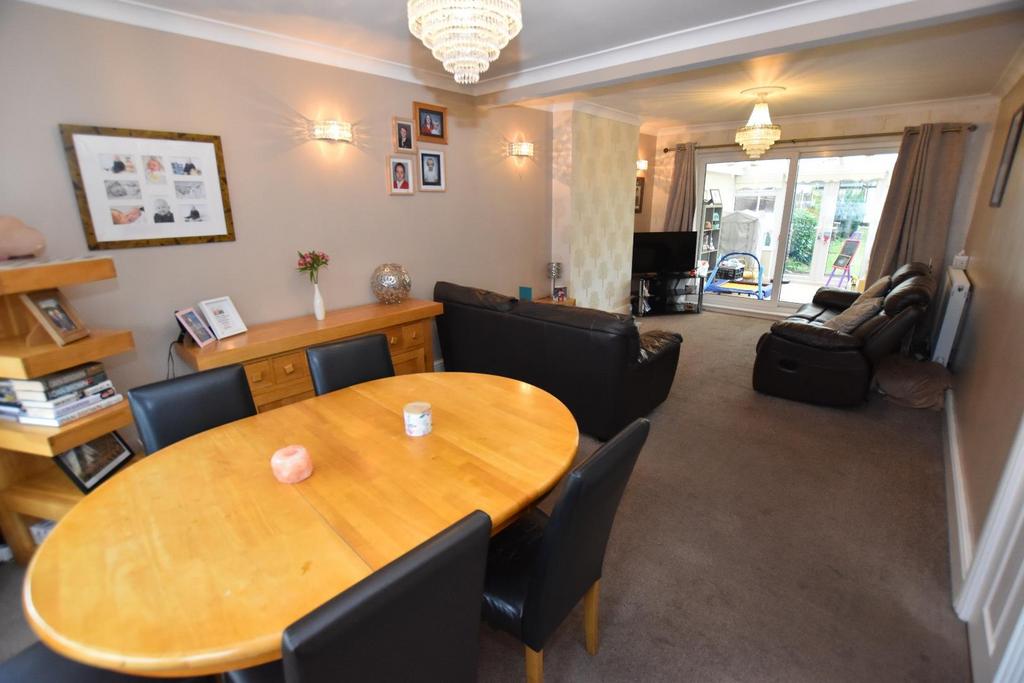 Larch Tree Avenue, 'The Trees', Coventry 4 bed semidetached house for