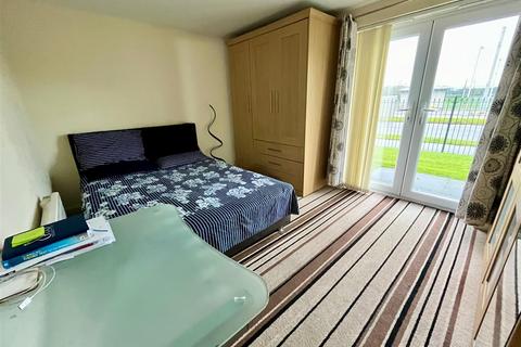 2 bedroom apartment for sale, Lawnhurst Avenue, Wythenshawe, Manchester