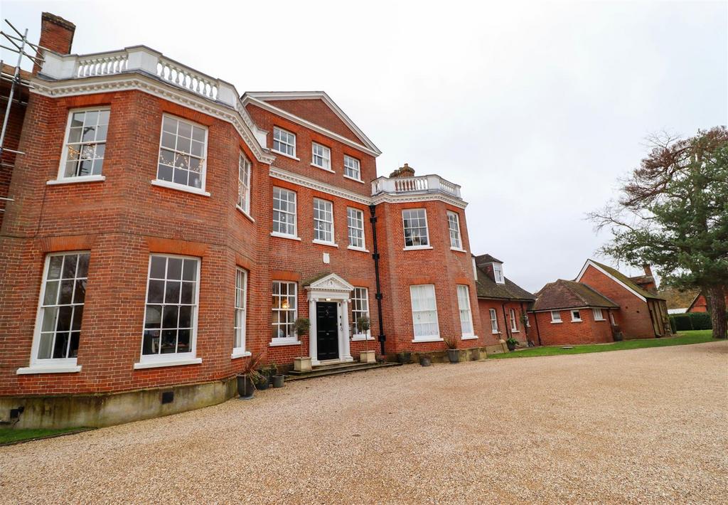 Firgrove Road, Hook RG27 1 bed apartment for sale £200,000